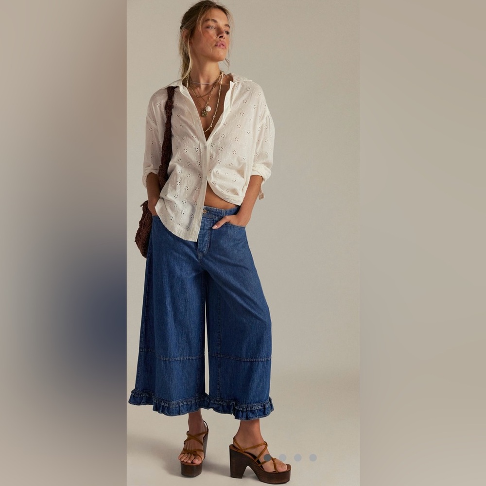 NWT FREE PEOPLE WE THE FREE LOVE ME NOT BLOOMER JEANS